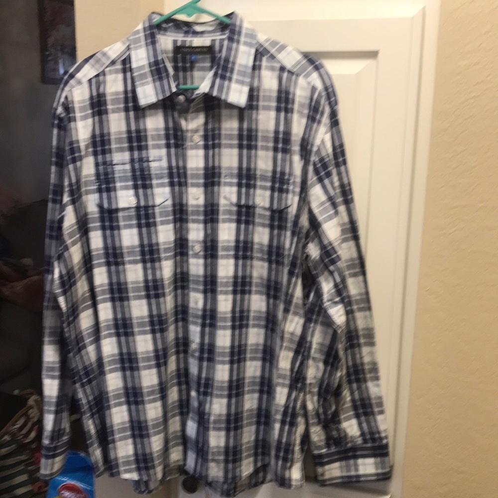 Mens Vince Camuto 100% cotton Blue and White Plaid button down Shirt